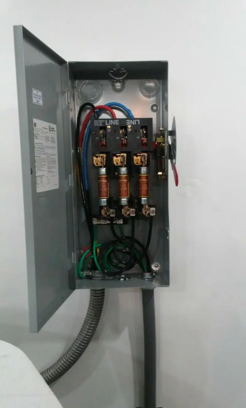 Three-phase disconnect switch installed for Smoke Detector Installation in Morganfield